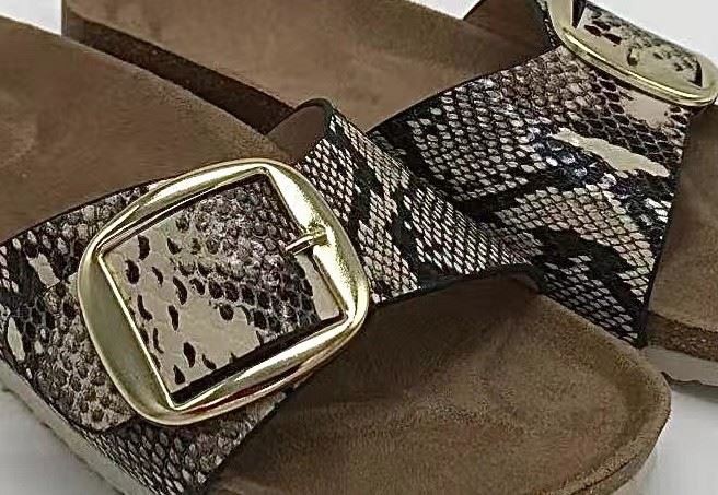 Metal buckle snake slippers factory