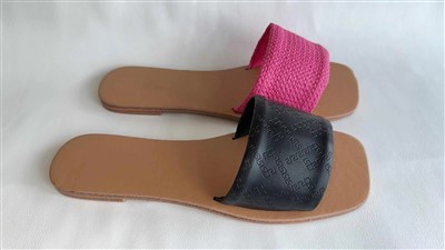 Zomermode pantoffels met brede voorkant
